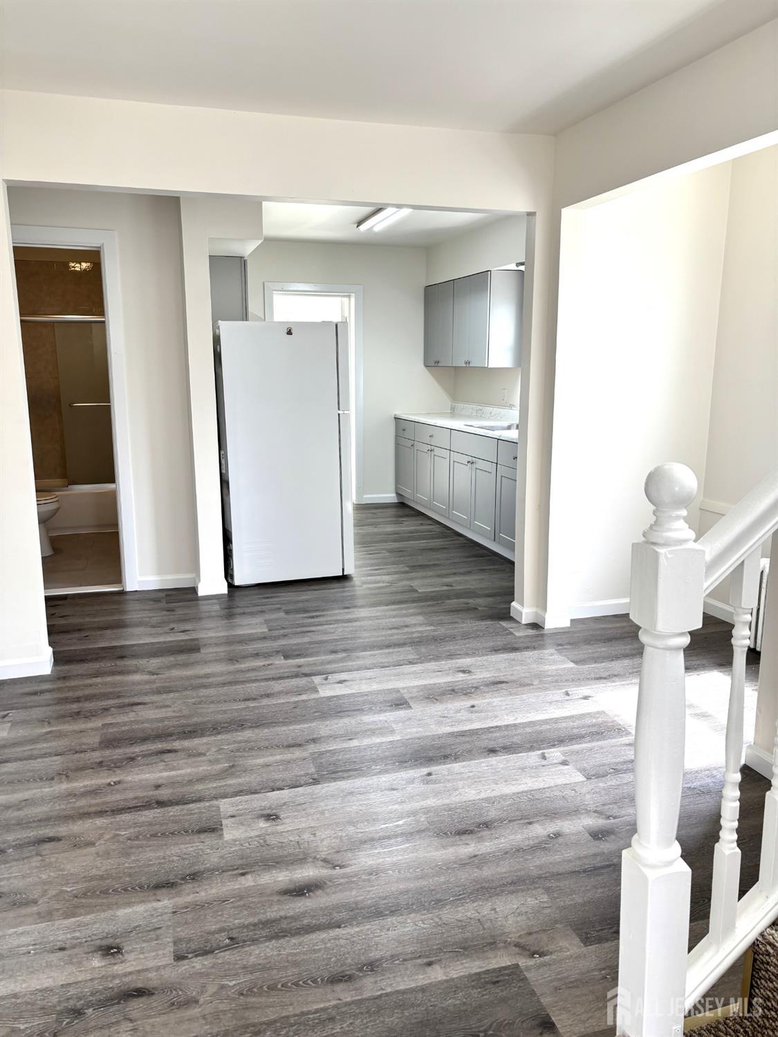 210 2nd, Middlesex, NJ, 08846