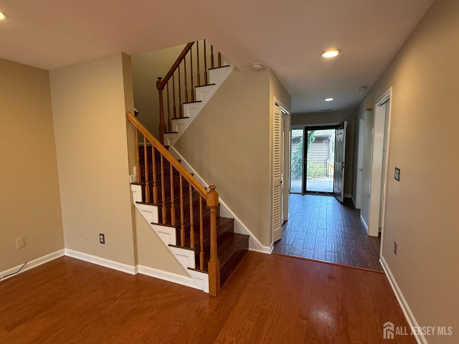 54 Holly, Edison, NJ, 08820