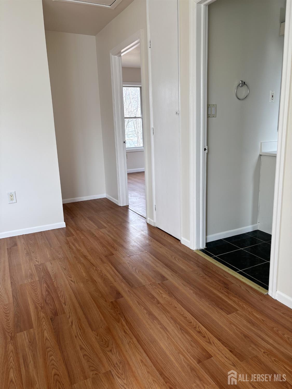 210 2nd, Middlesex, NJ, 08846