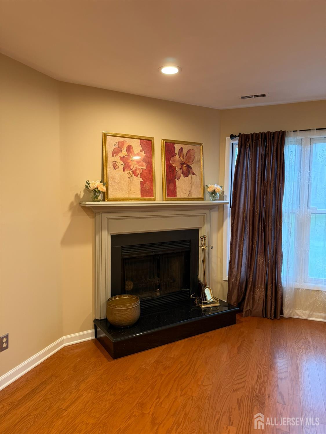 54 Holly, Edison, NJ, 08820