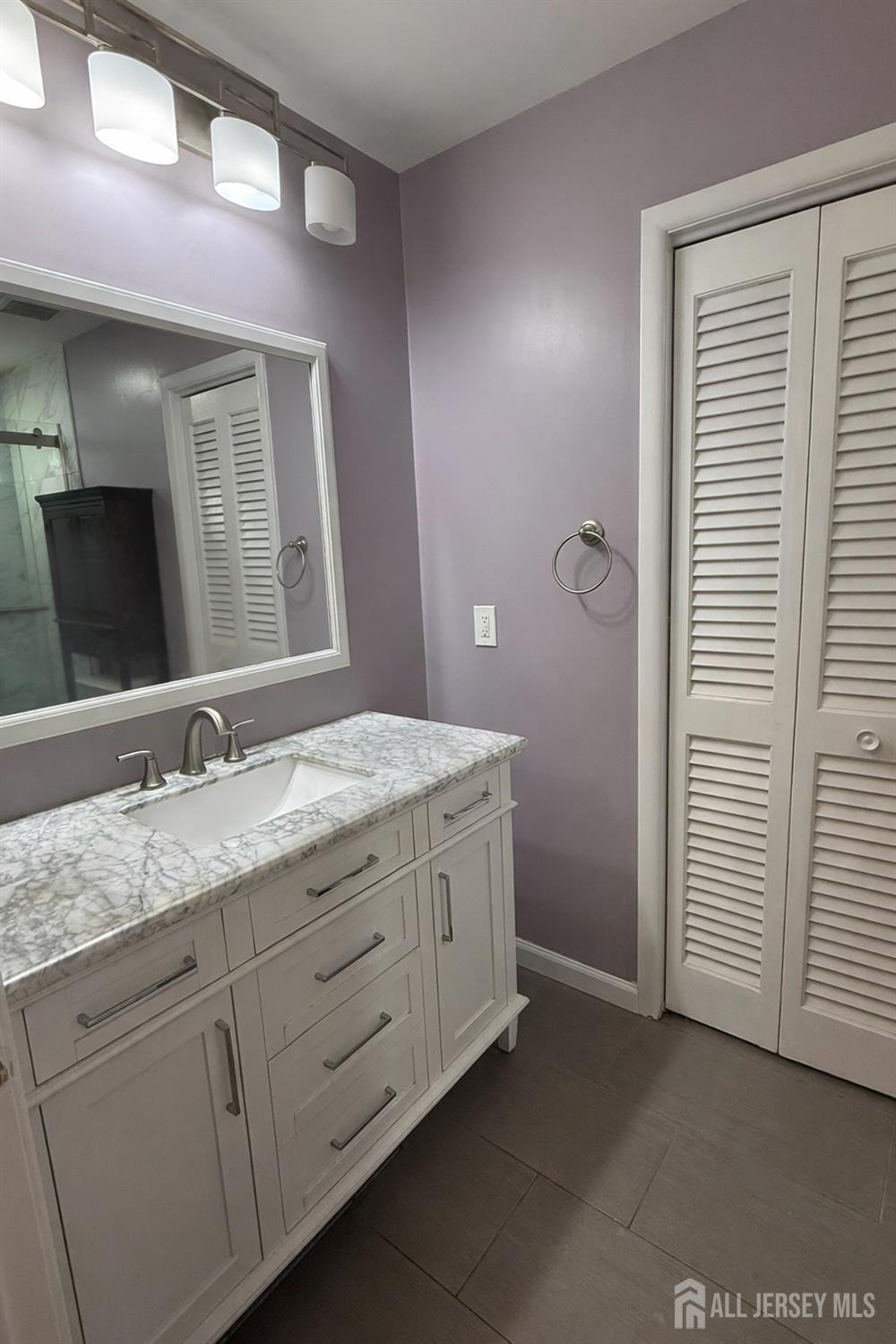 54 Holly, Edison, NJ, 08820