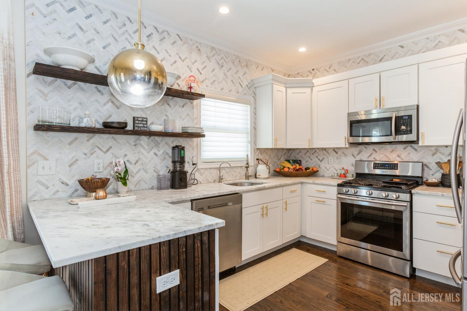 45 MILLER, Highlands, NJ, 07732