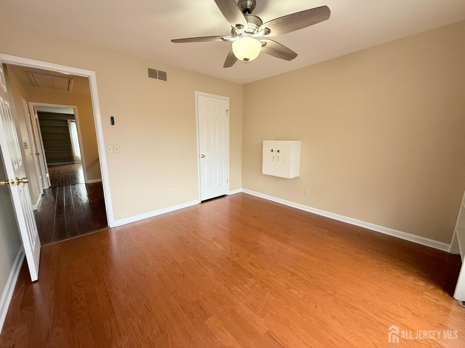 54 Holly, Edison, NJ, 08820