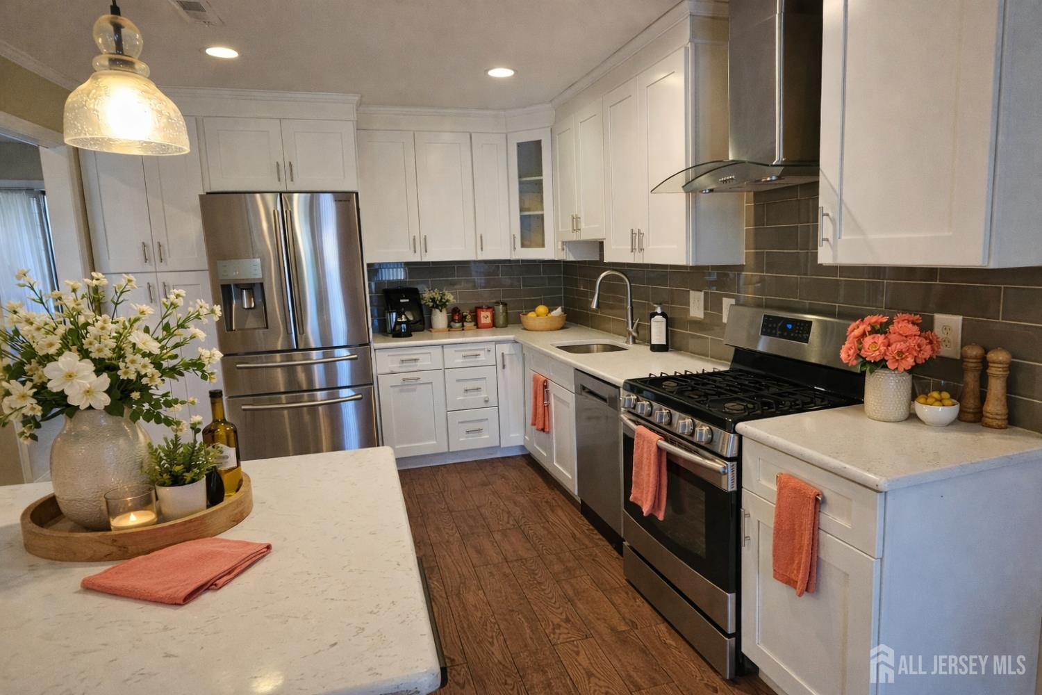 54 Holly, Edison, NJ, 08820