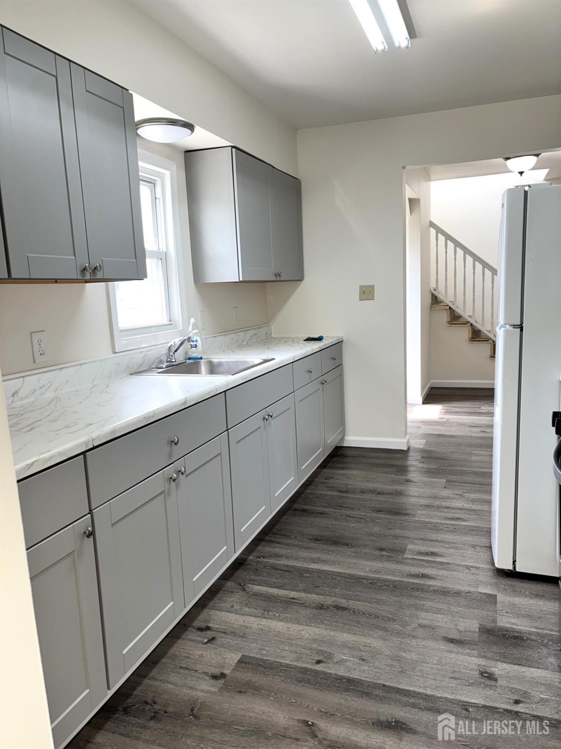 210 2nd, Middlesex, NJ, 08846