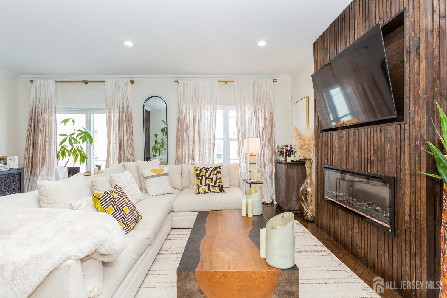 45 MILLER, Highlands, NJ, 07732