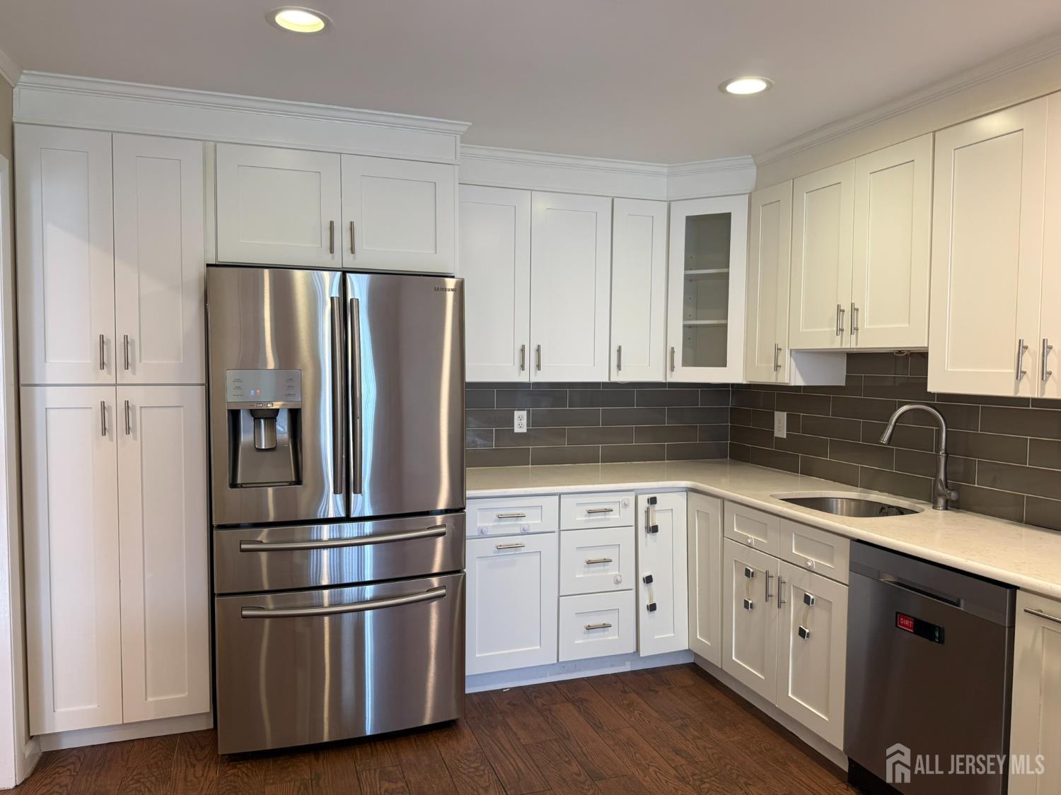 54 Holly, Edison, NJ, 08820