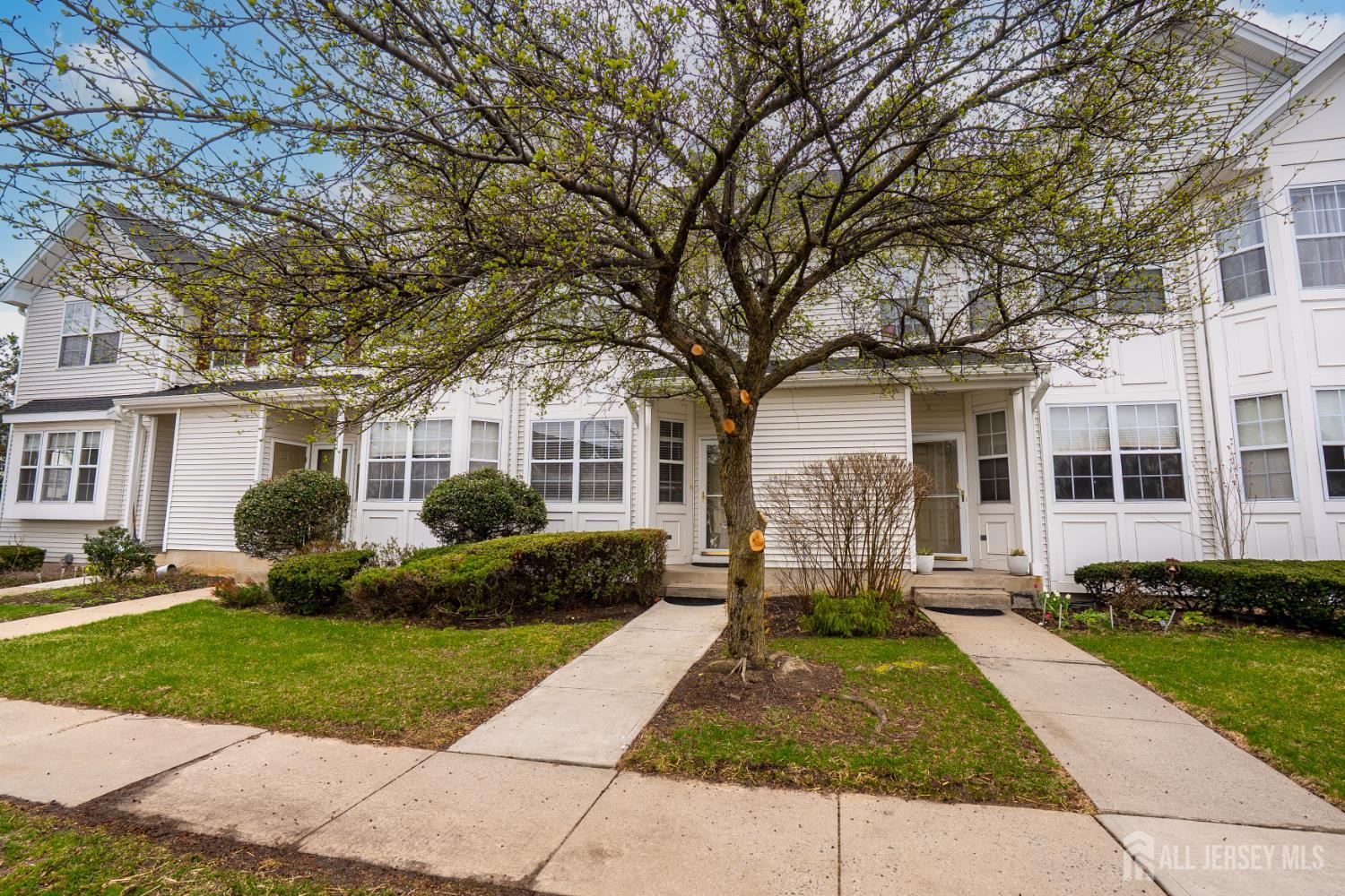 Homes for Sale in South Brunswick, NJ