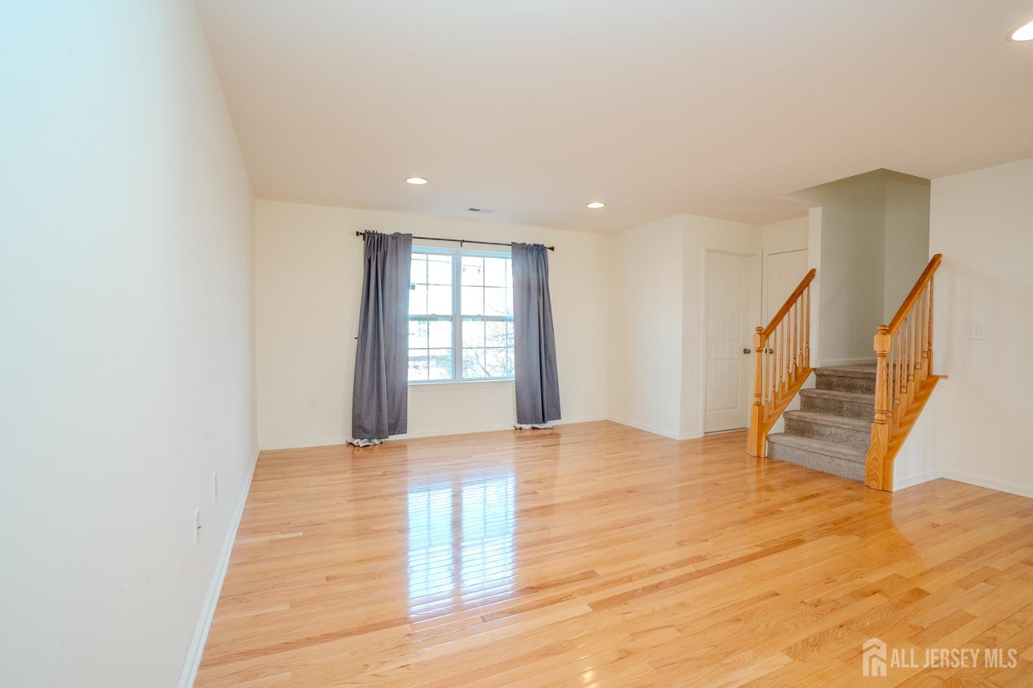 10 Alerica, Franklin, NJ, 08873