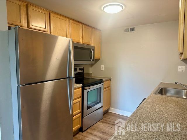 356 Ridge UNIT J12, South Brunswick, NJ, 08810