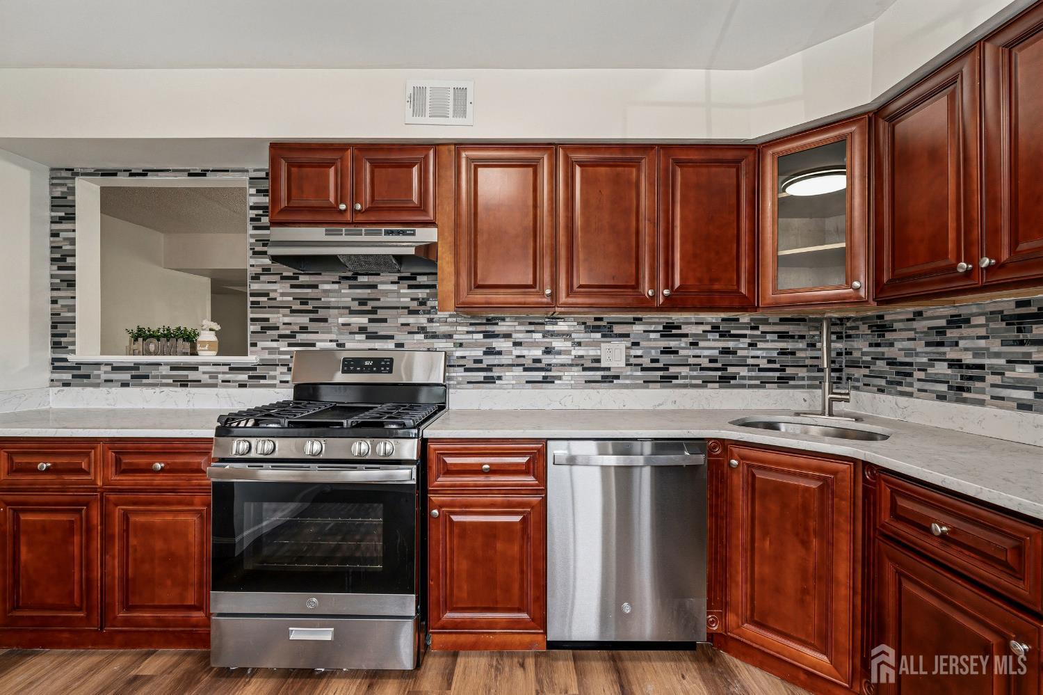 Homes for Sale in Edison, NJ