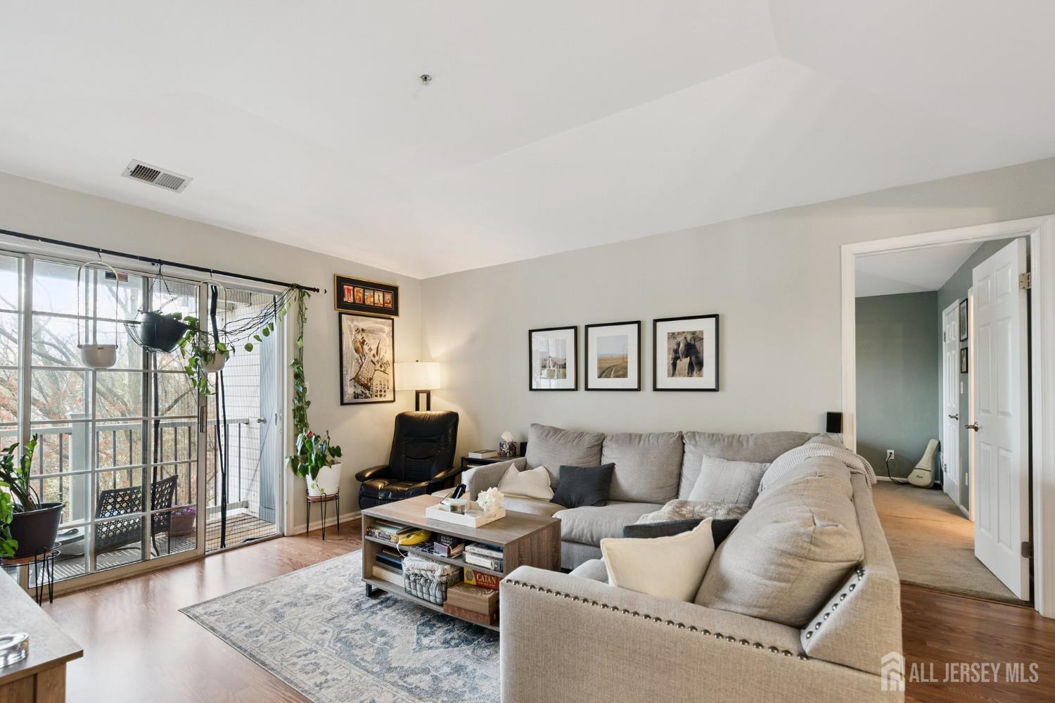 Homes for Sale in Edison, NJ