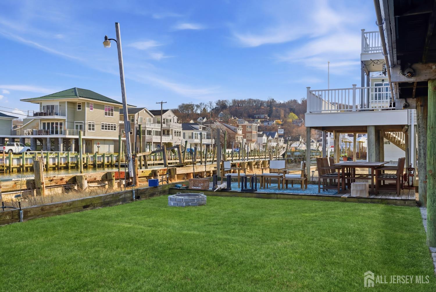 11 Huddy, Highlands, NJ, 07732