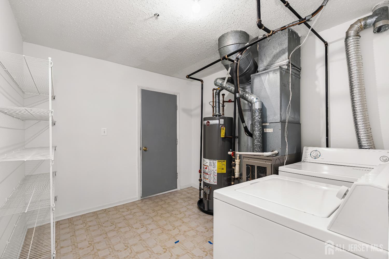 107 Prestwick, Edison, NJ, 08820