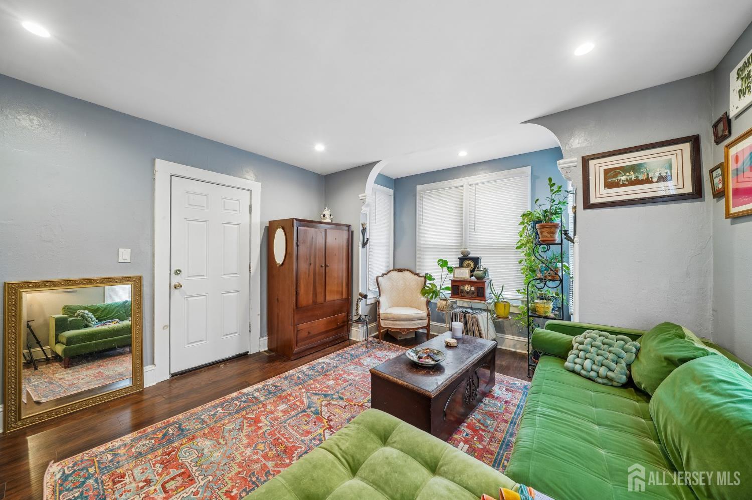 44 state, East Orange, NJ, 07017