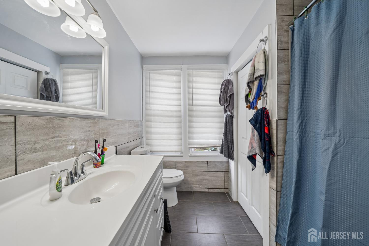 44 state, East Orange, NJ, 07017