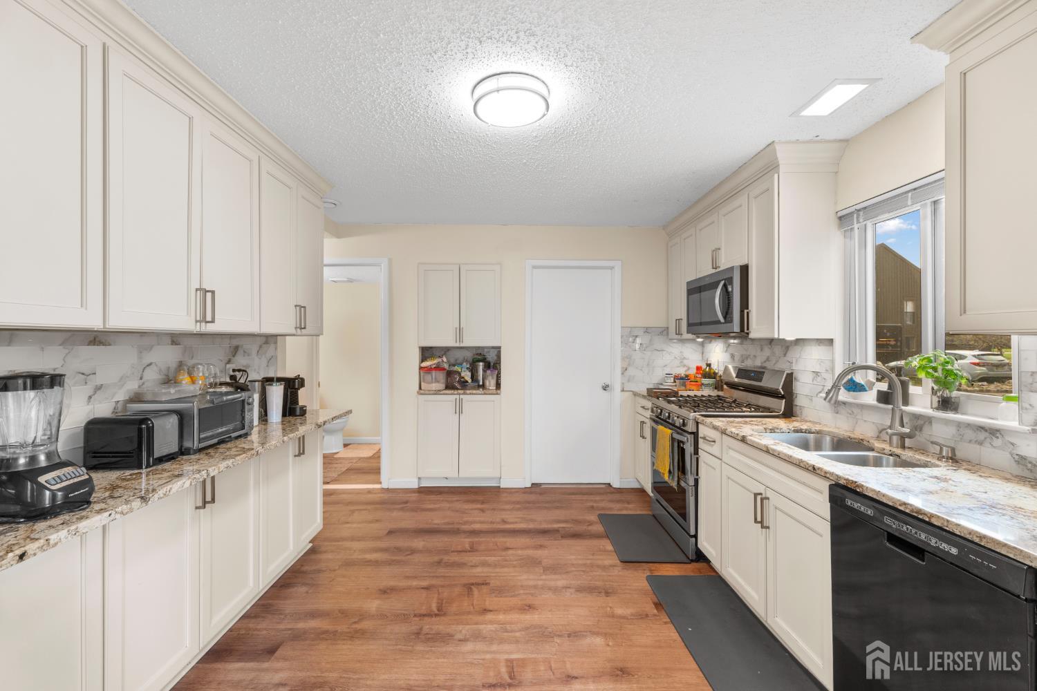 272 Westgate, Edison, NJ, 08820