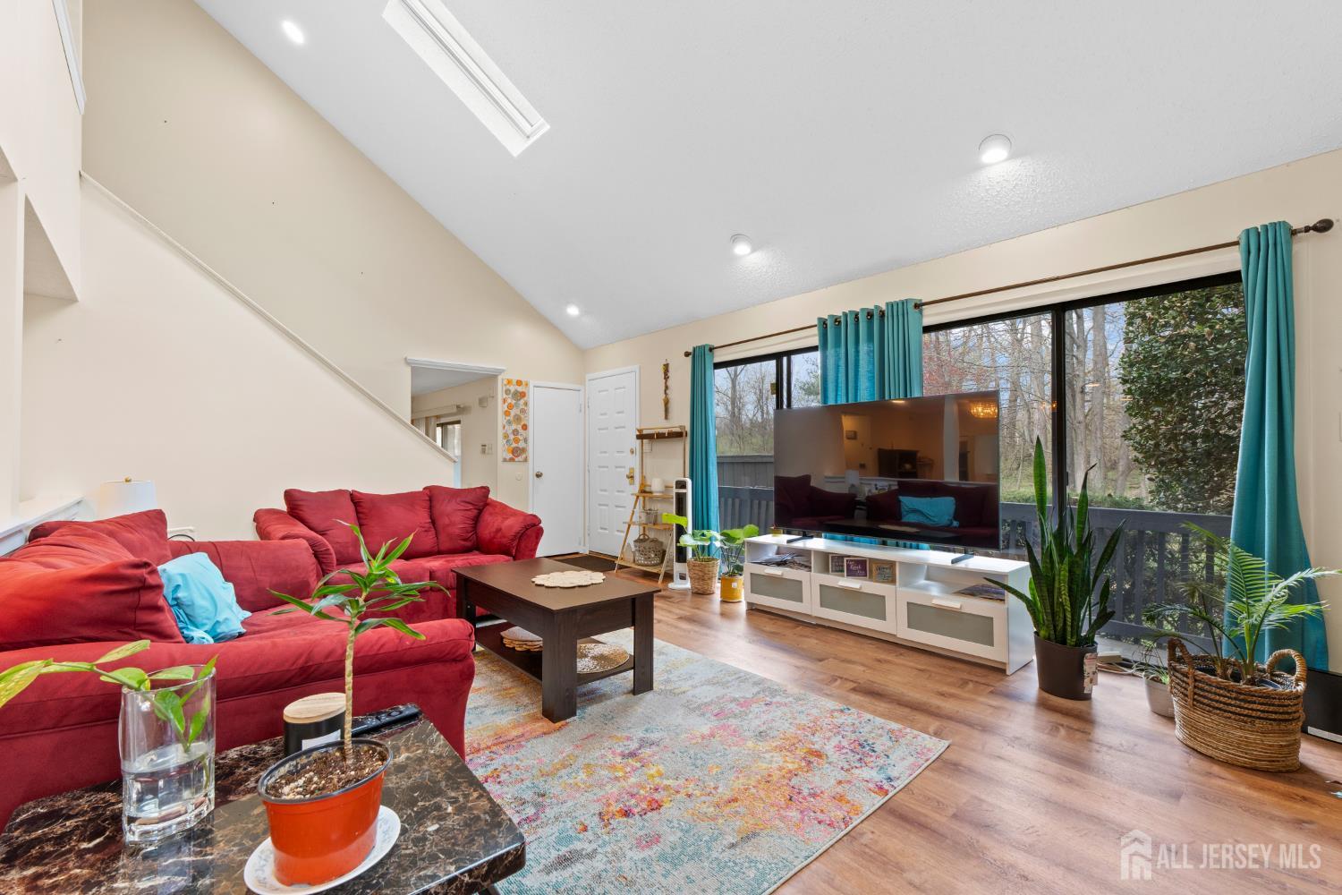 272 Westgate, Edison, NJ, 08820