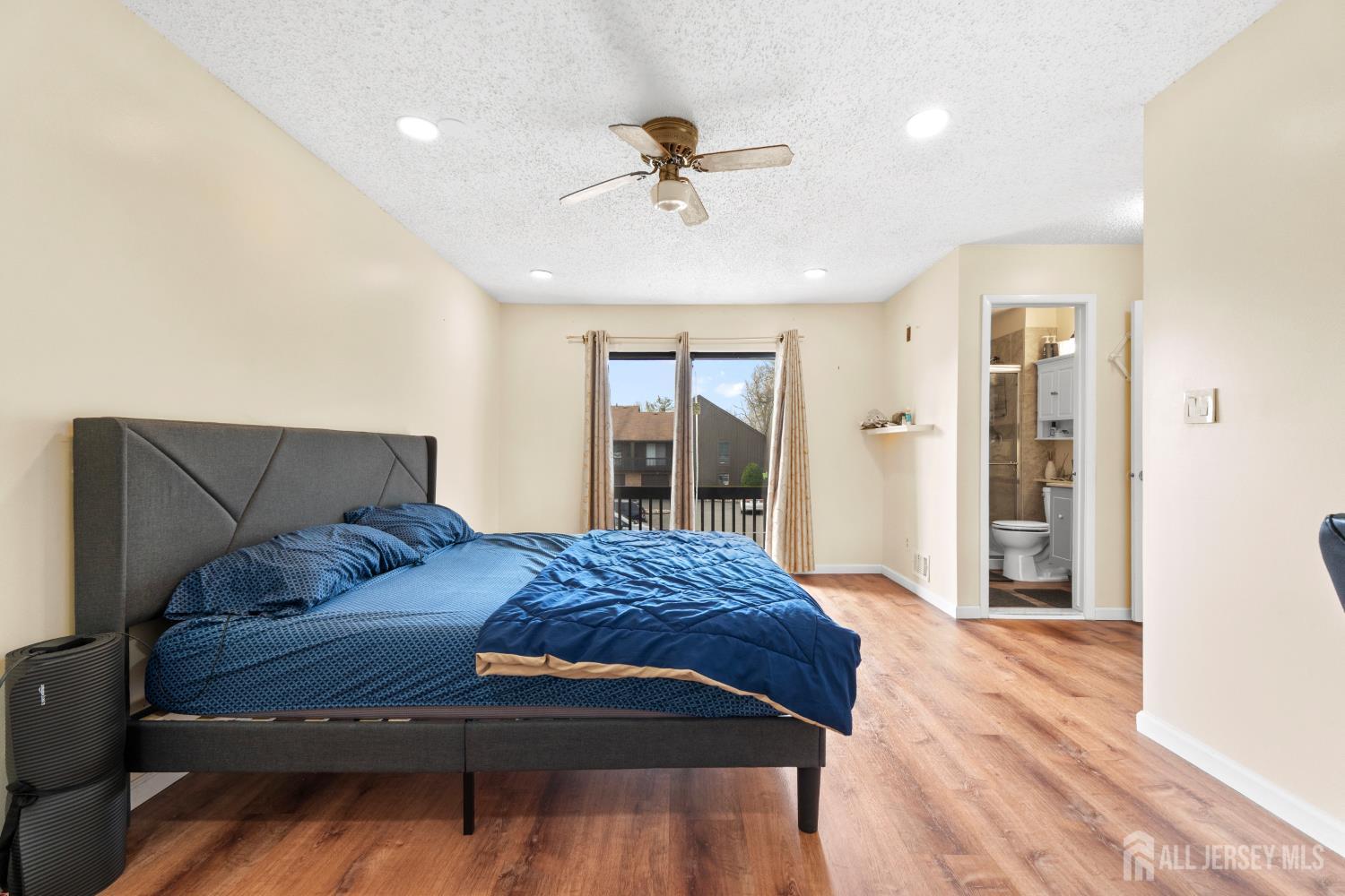 272 Westgate, Edison, NJ, 08820