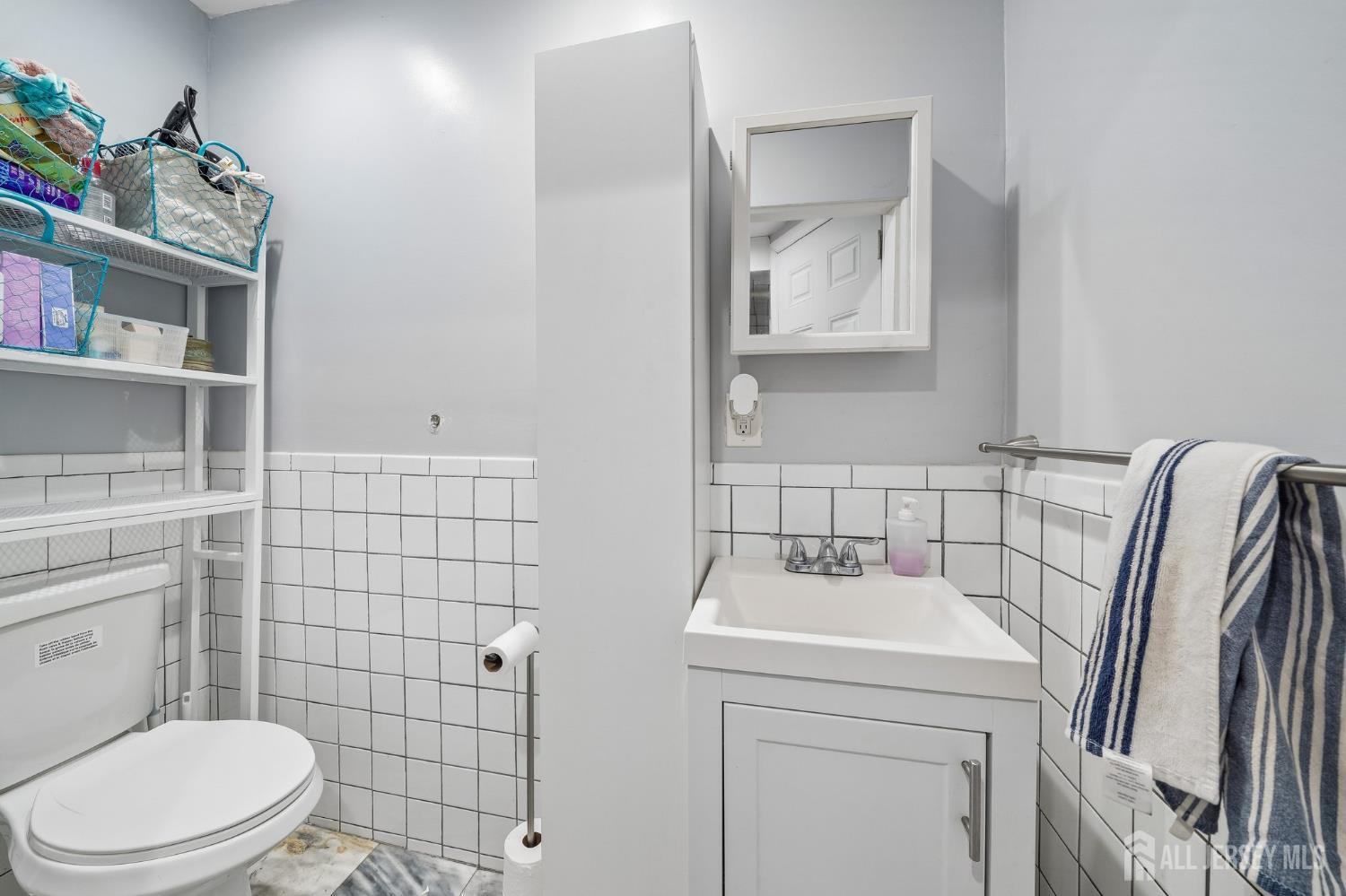 44 state, East Orange, NJ, 07017