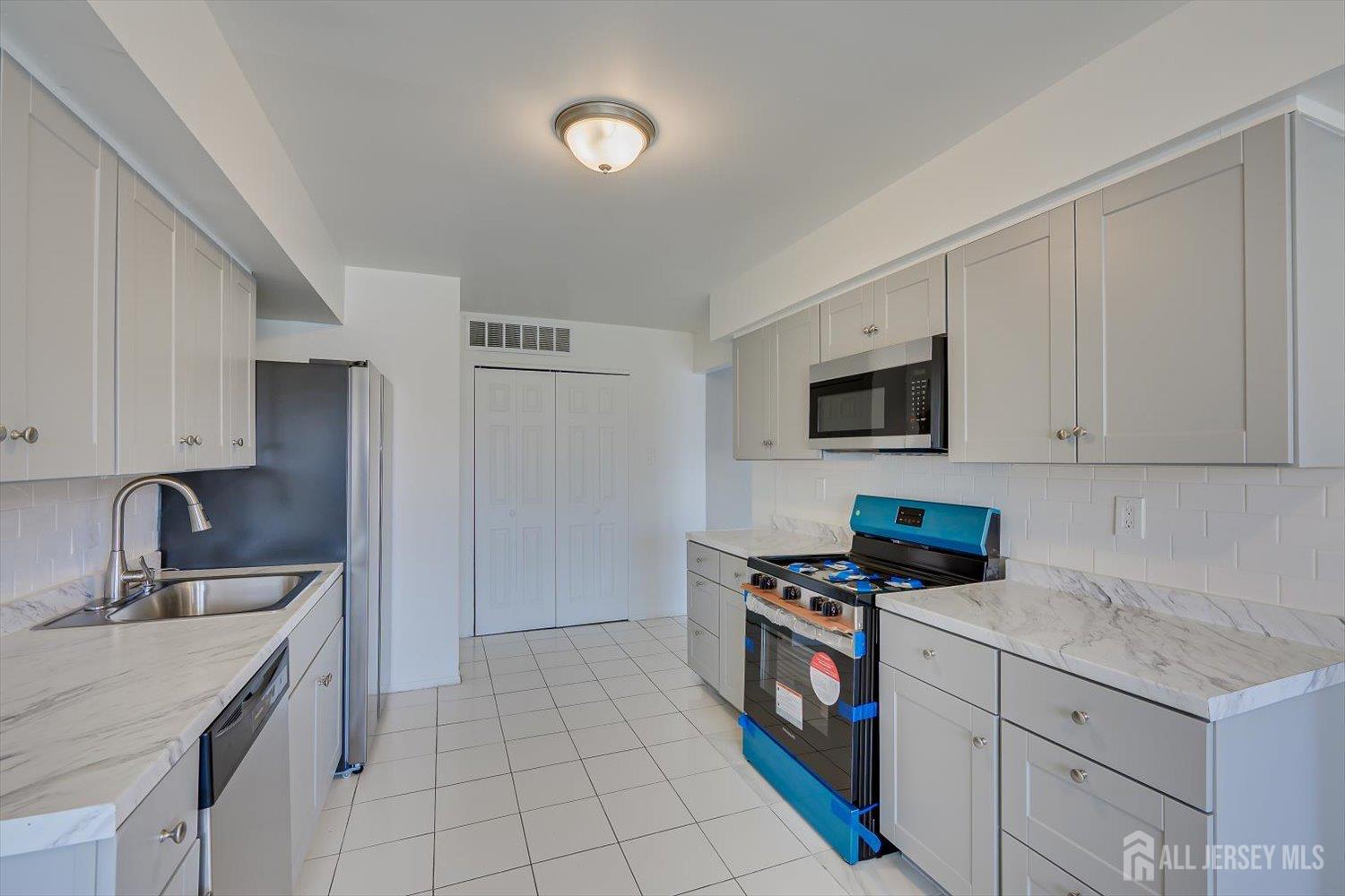 1607 Edison Glen, Edison, NJ, 08837