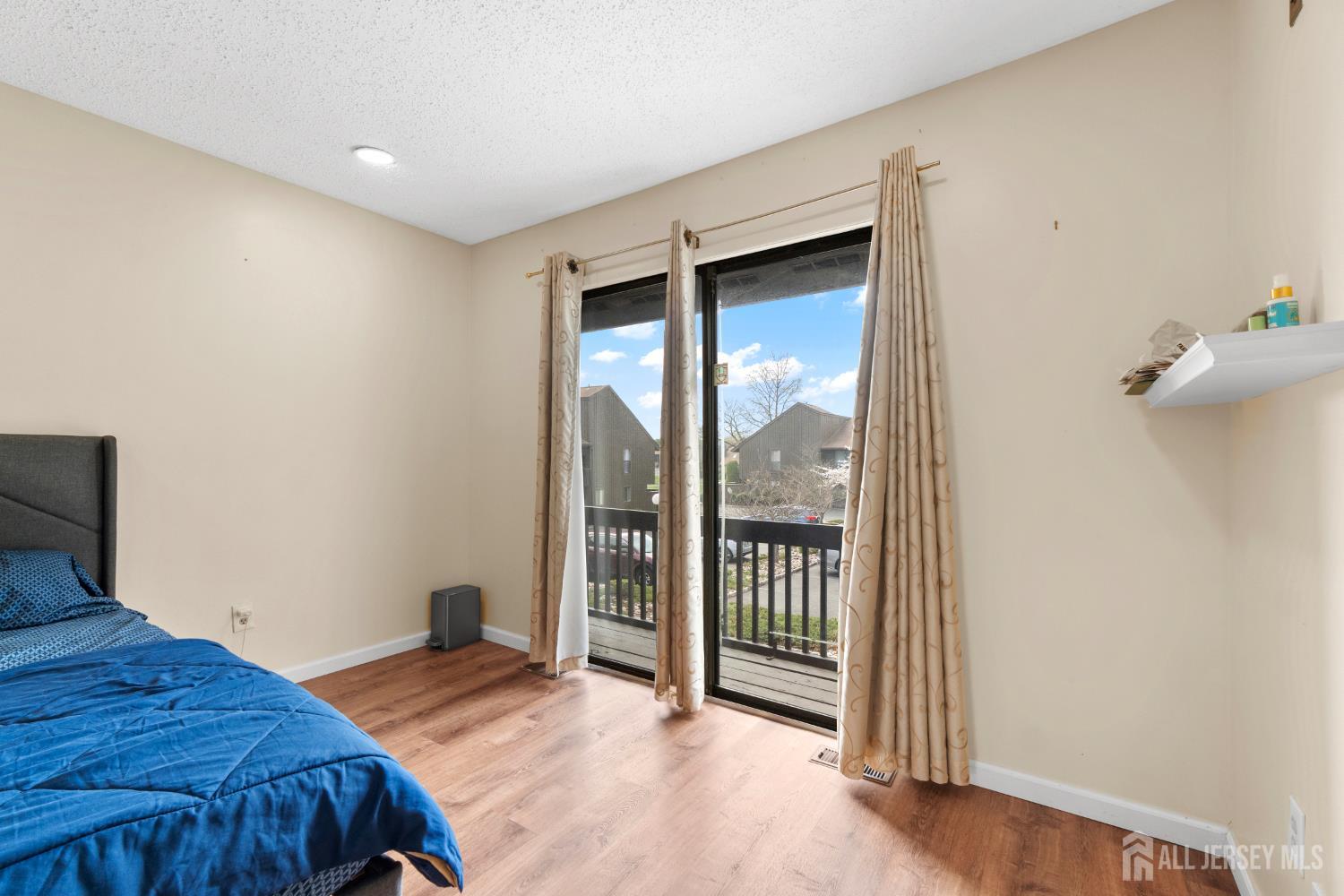 272 Westgate, Edison, NJ, 08820