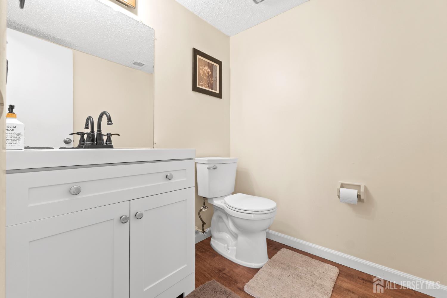 272 Westgate, Edison, NJ, 08820