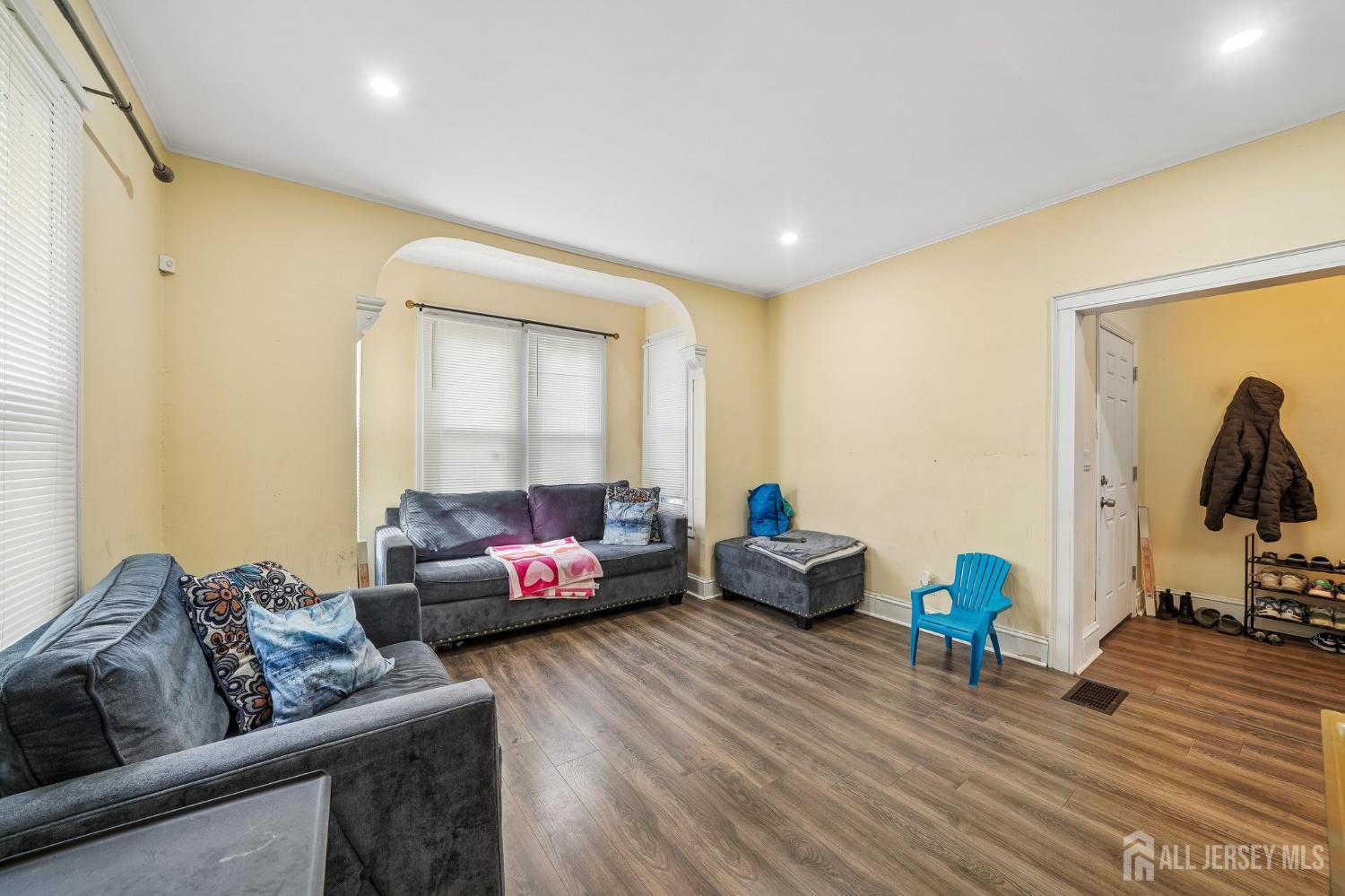 44 state, East Orange, NJ, 07017