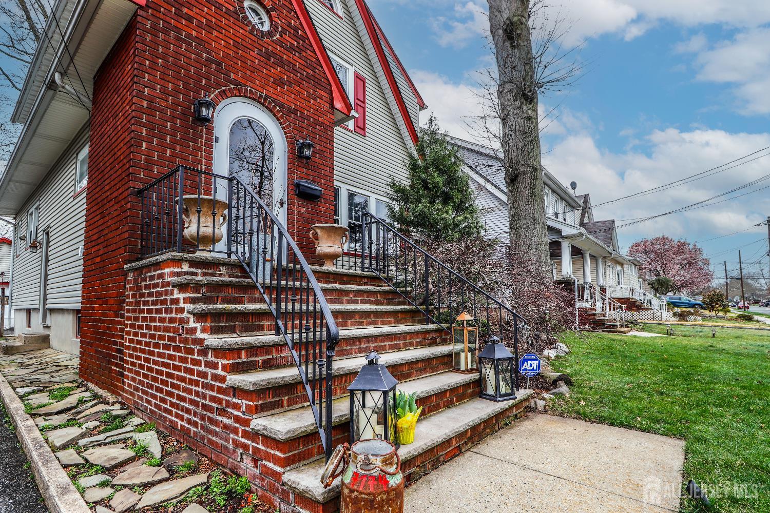 544 W W Meadow, Rahway, NJ, 07065