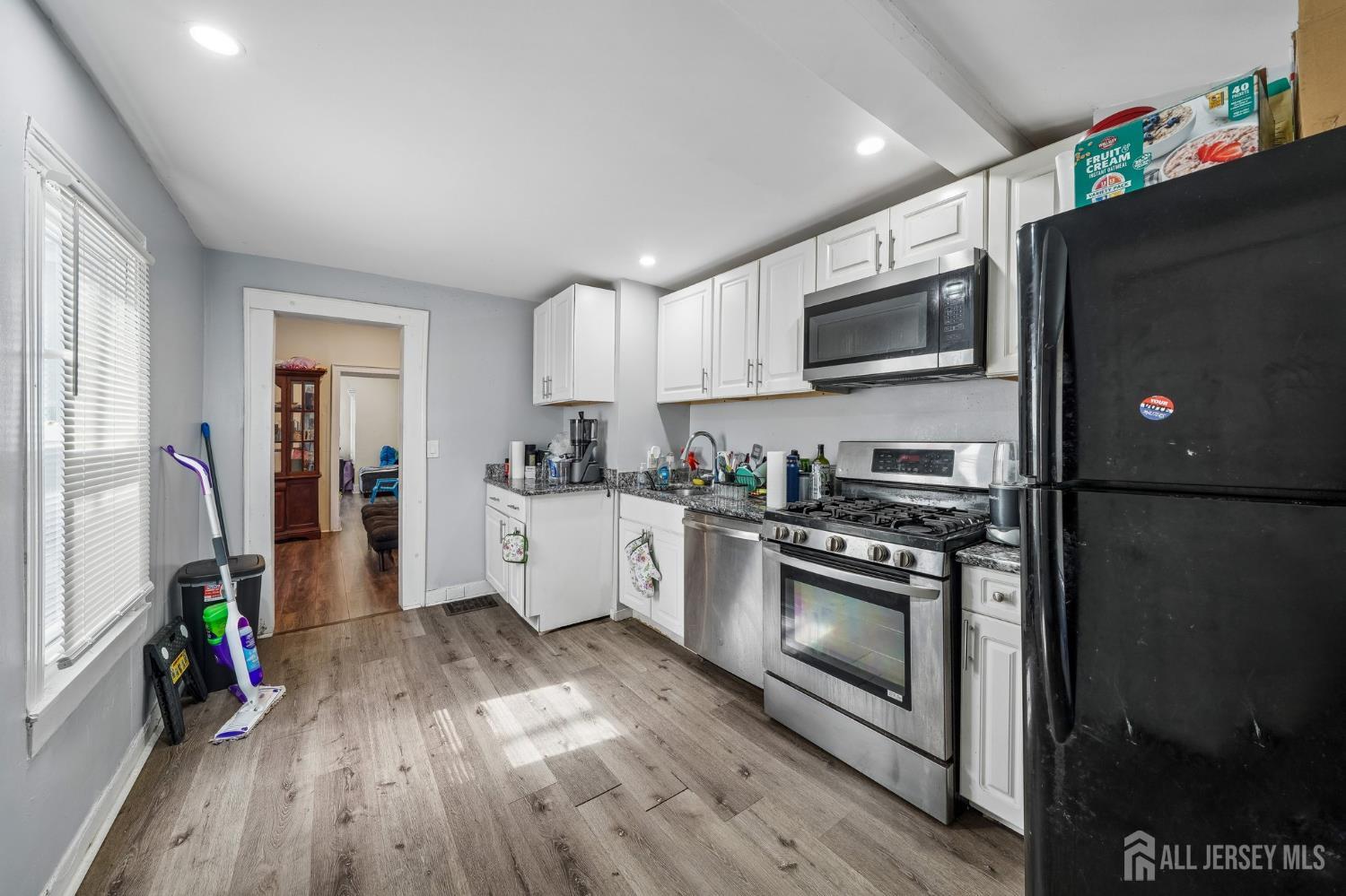 44 state, East Orange, NJ, 07017