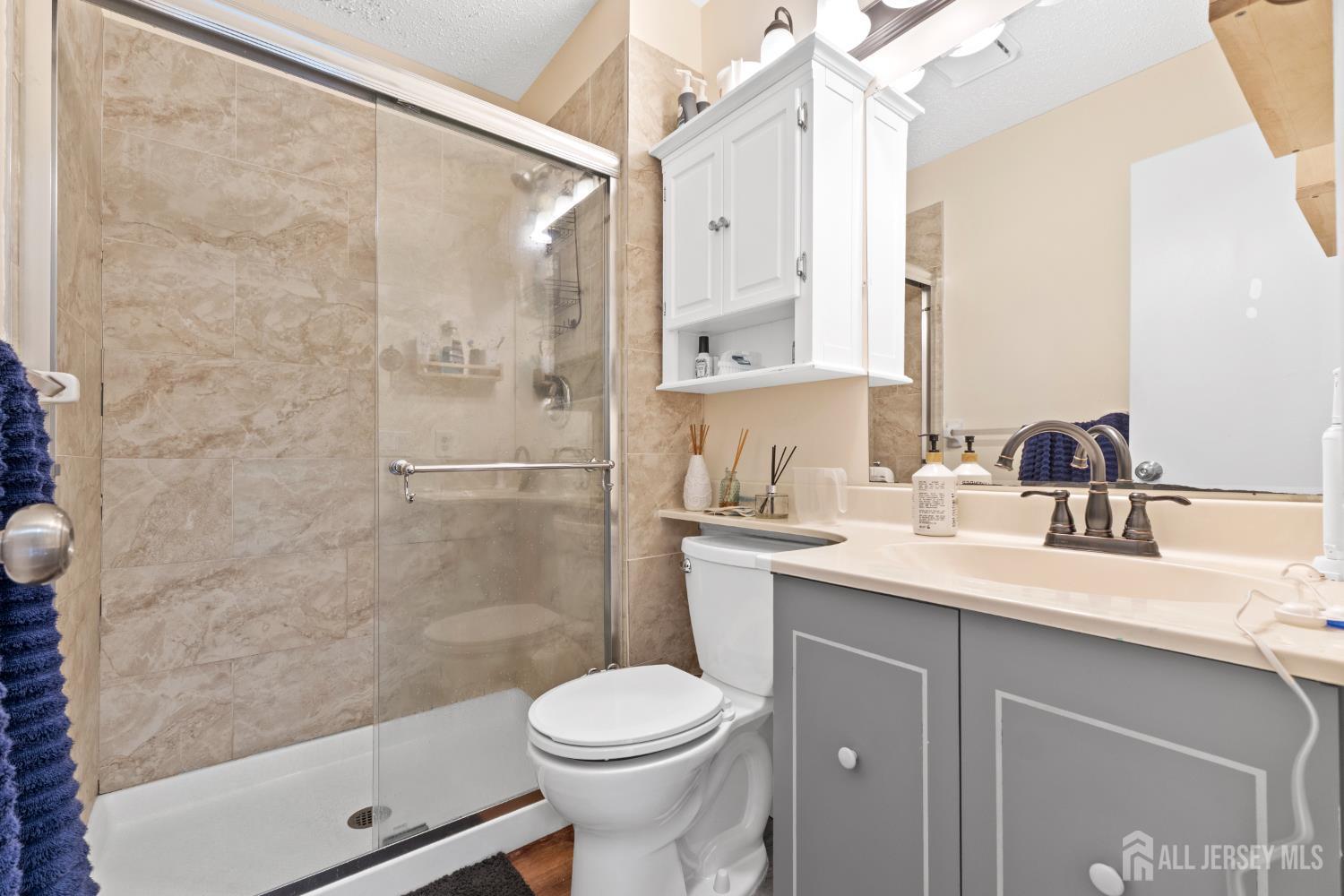 272 Westgate, Edison, NJ, 08820