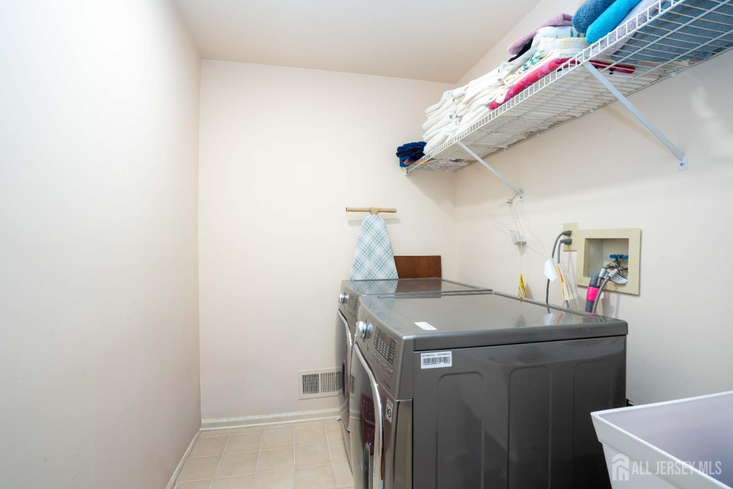 31 Sapphire, West Windsor, NJ, 08550