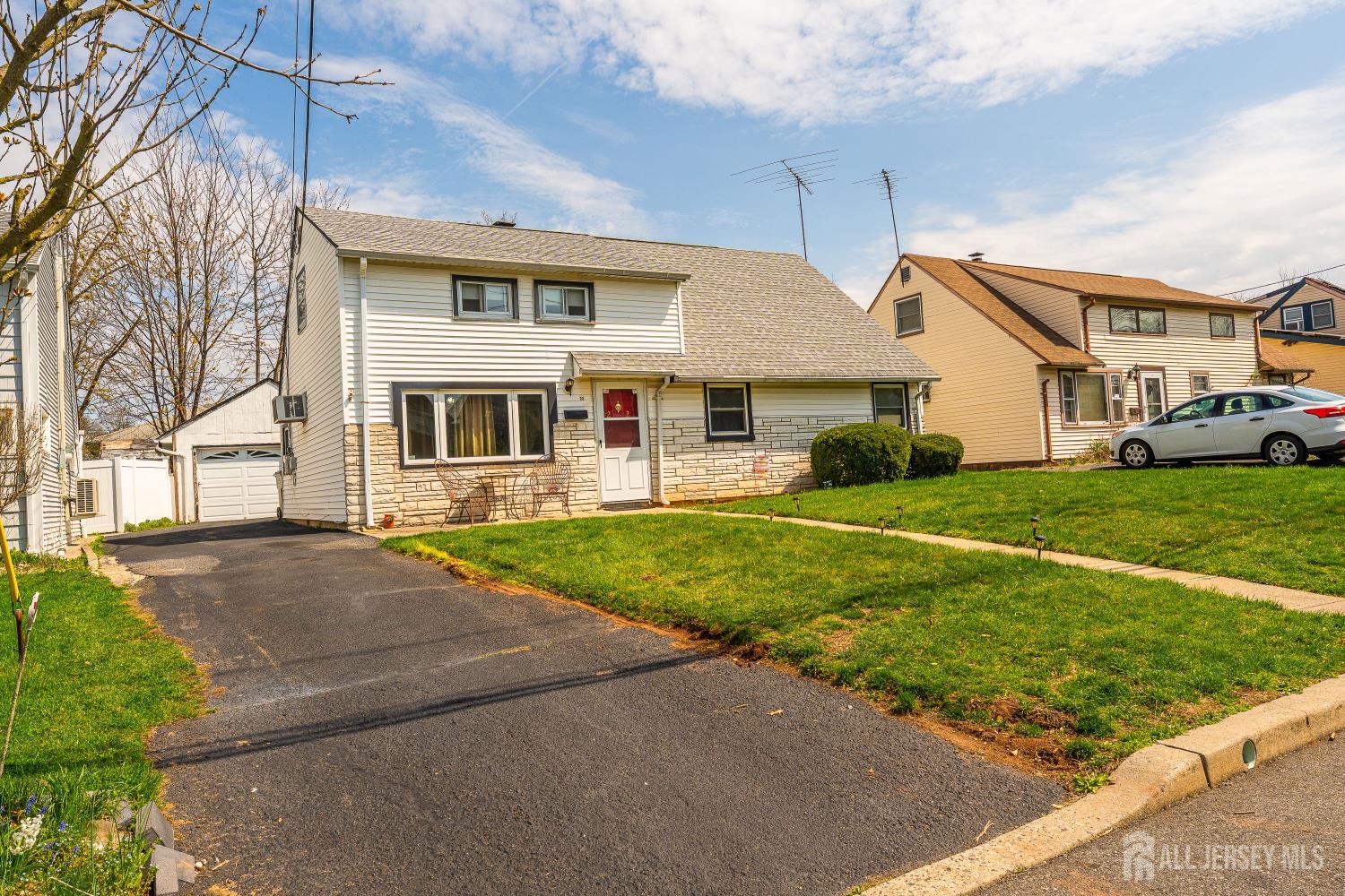 22 Grand, Iselin, NJ, 08830