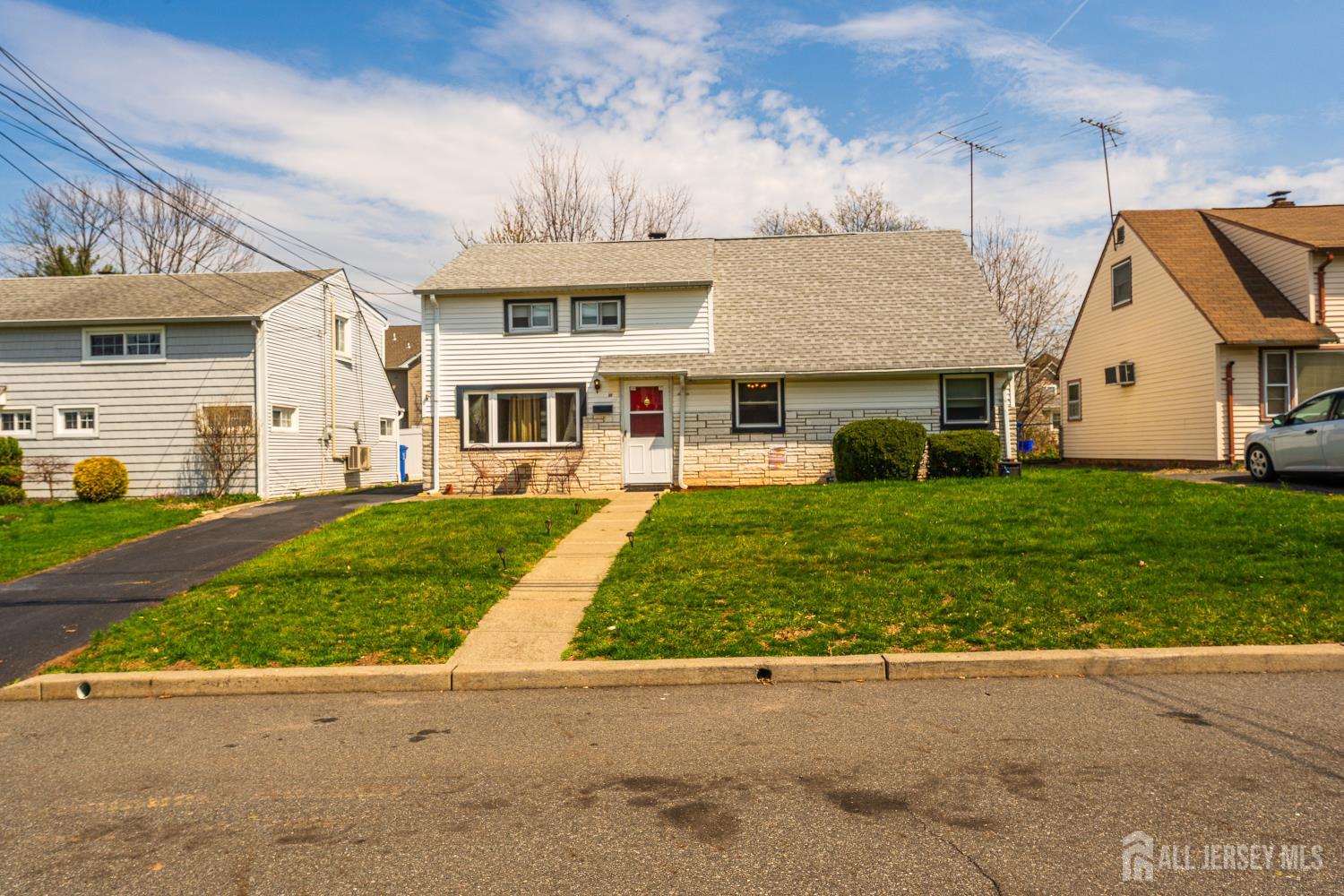 22 Grand, Iselin, NJ, 08830