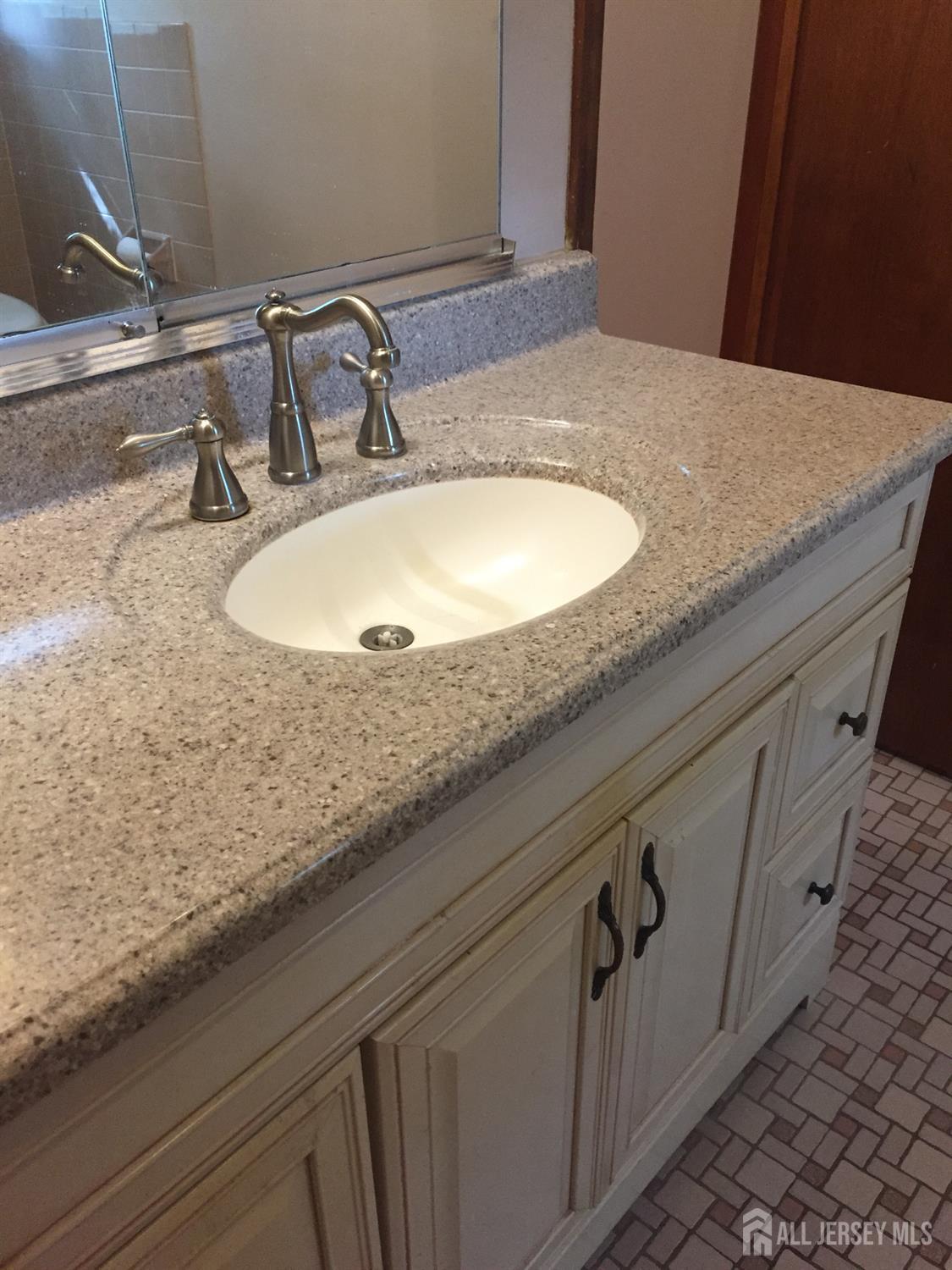 17 Jill UNIT 19, Edison, NJ, 08817