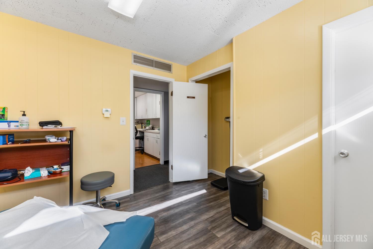 123 Dunhams Corner, East Brunswick, NJ, 08816