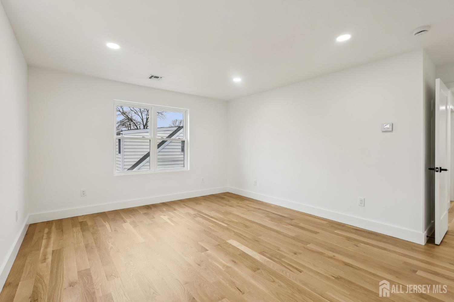 58 Fern, Edison, NJ, 08817