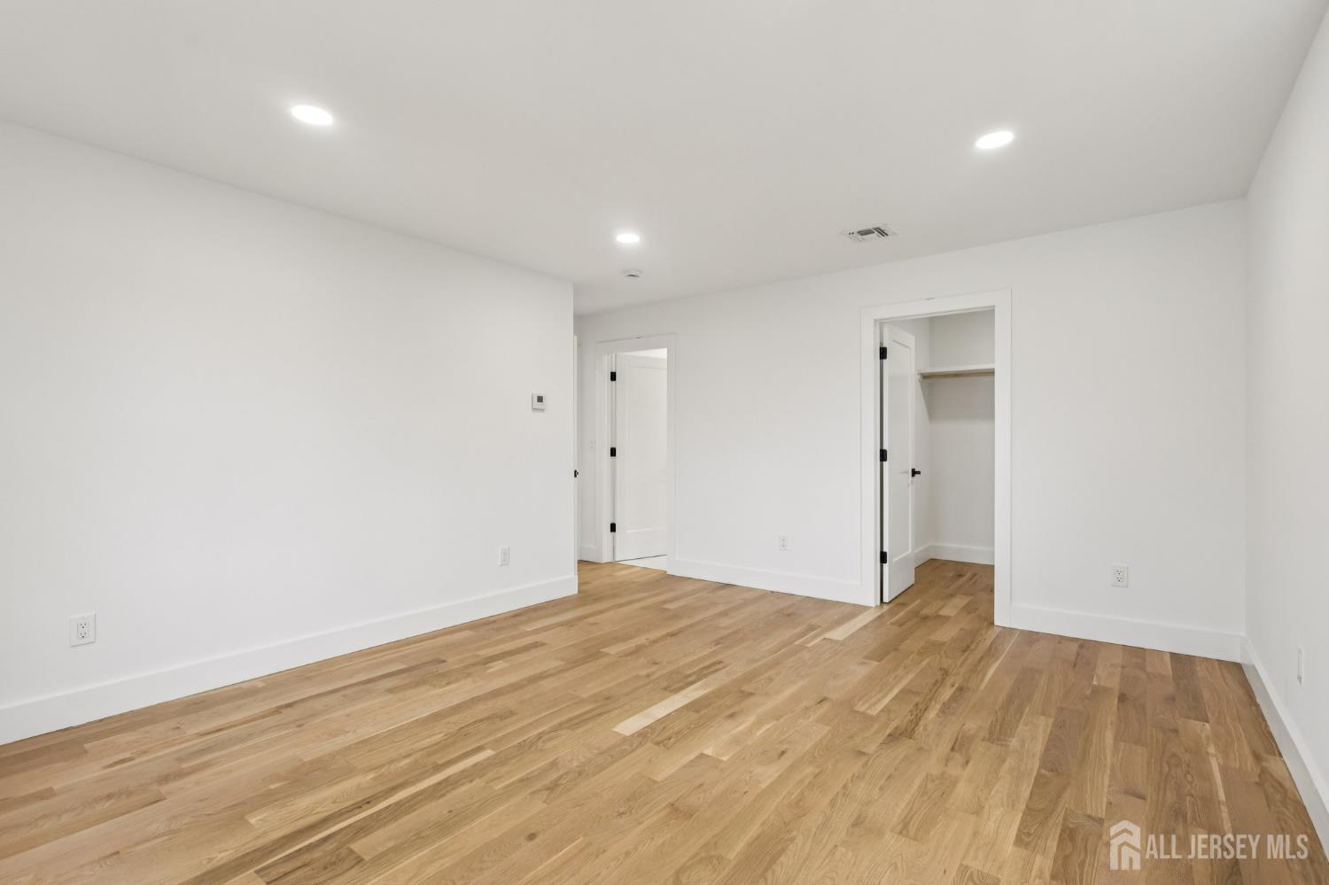 58 Fern, Edison, NJ, 08817