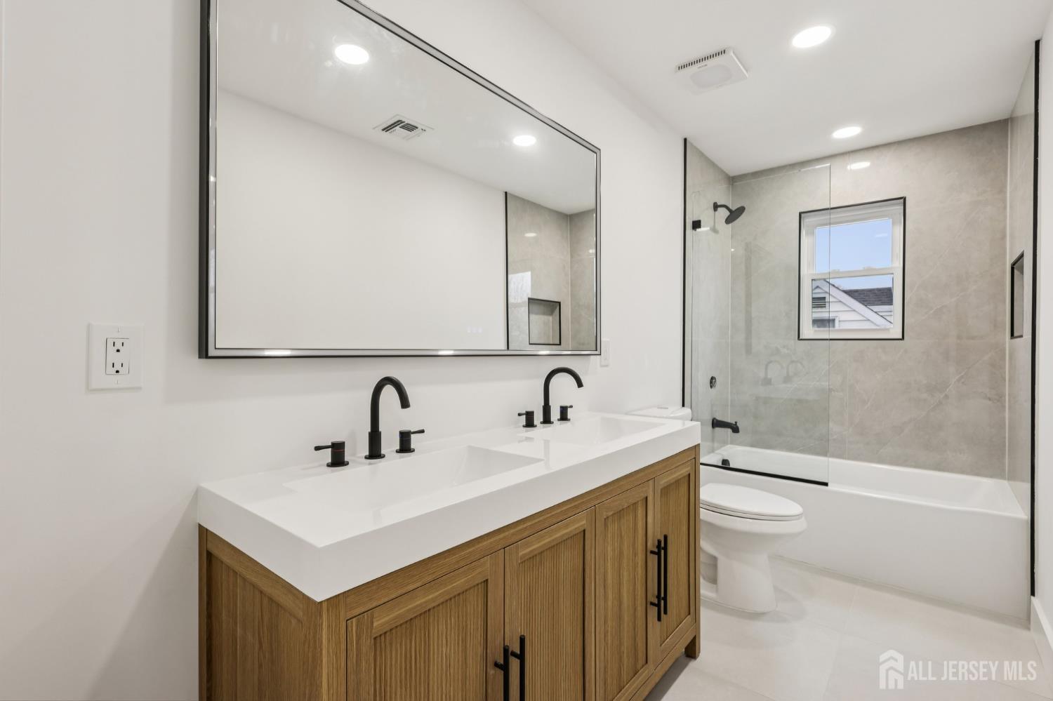 58 Fern, Edison, NJ, 08817