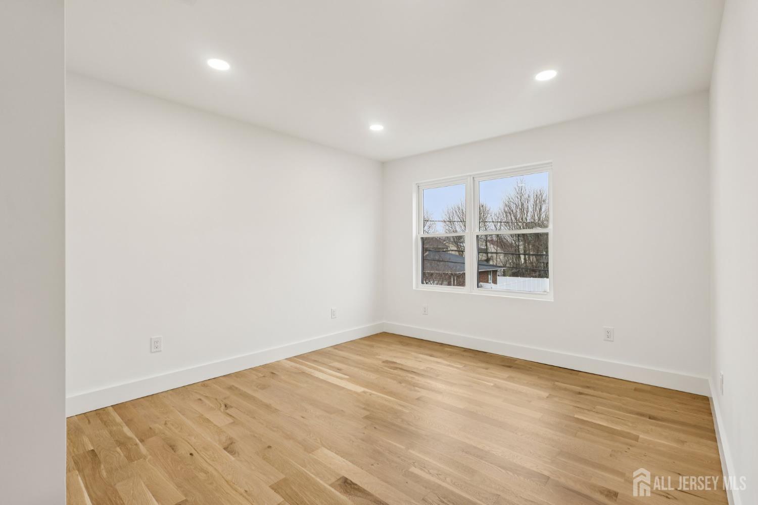 58 Fern, Edison, NJ, 08817