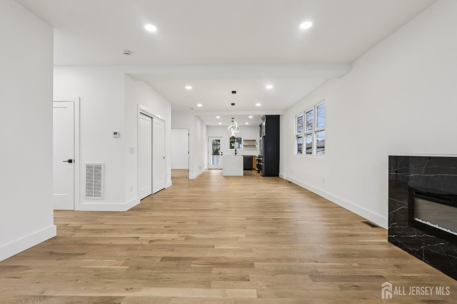 58 Fern, Edison, NJ, 08817