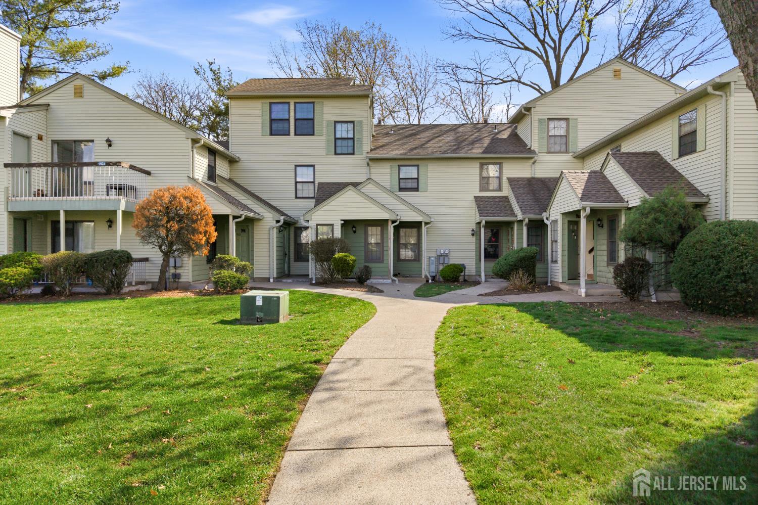 Photo of 1507 Woodbridge Commons Way