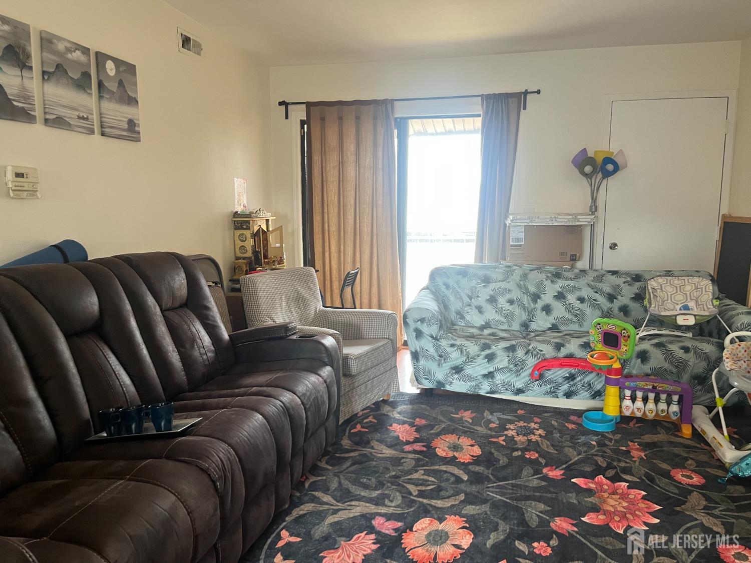 1941 Raspberry, Edison, NJ, 08817