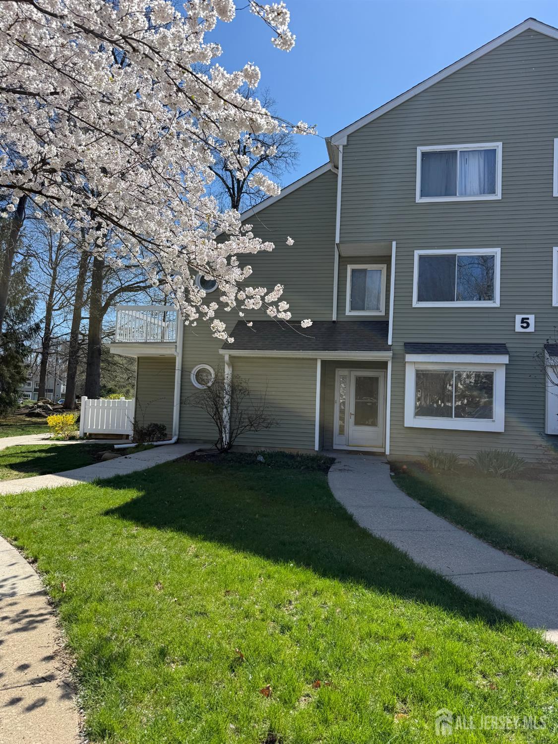 Homes for Sale in South Brunswick, NJ