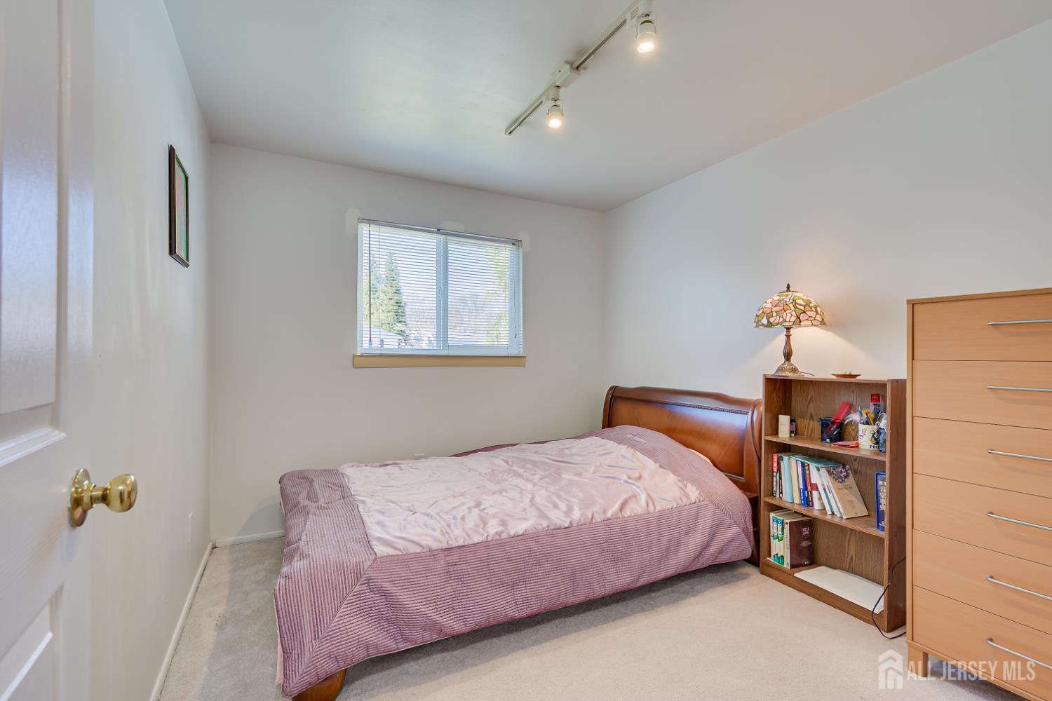 40 Meeker, Edison, NJ, 08817