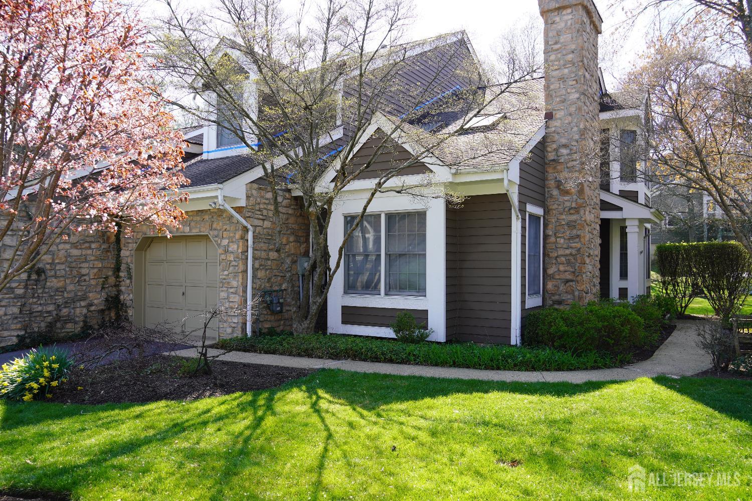 Homes for Sale in South Brunswick, NJ