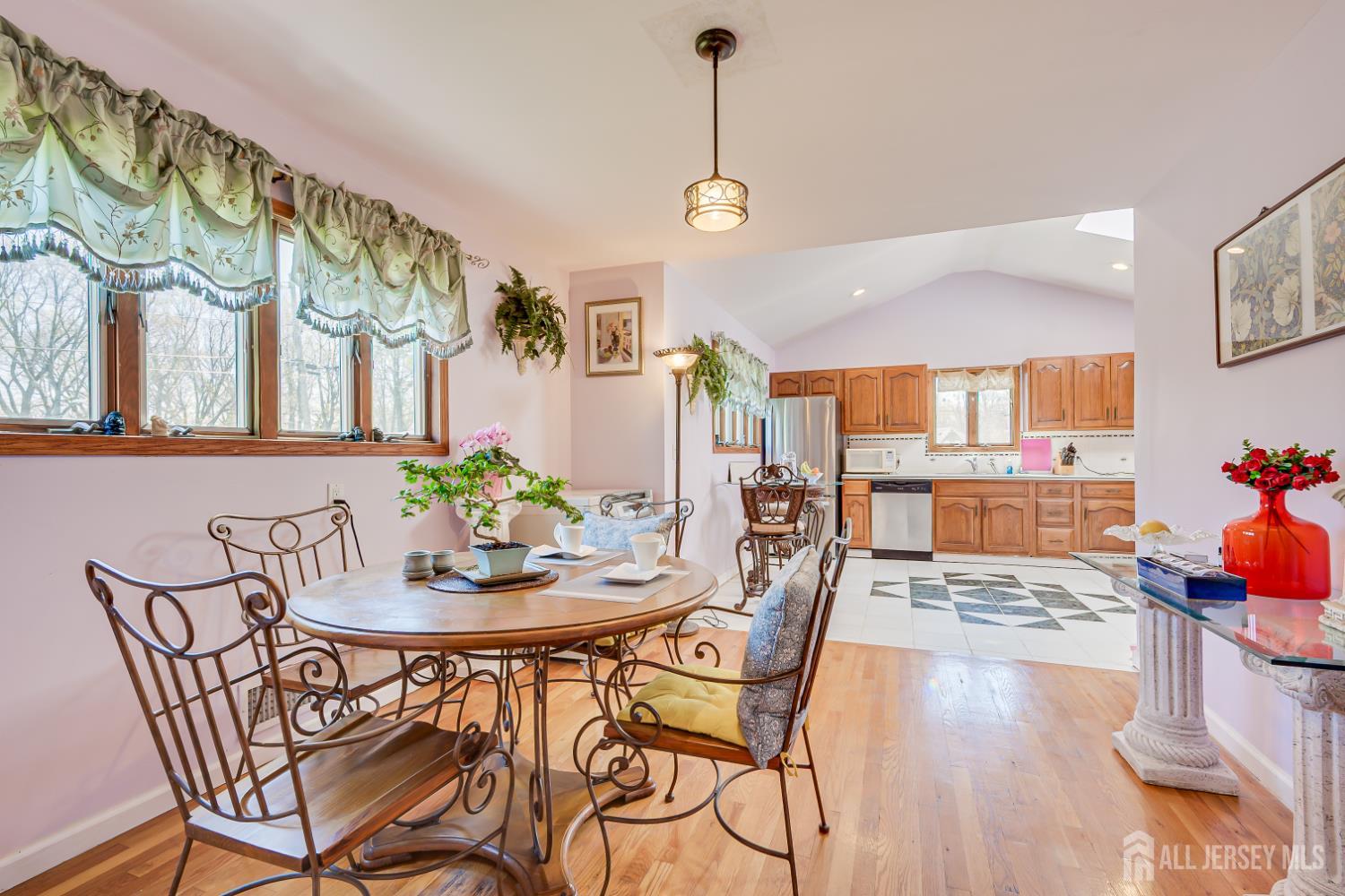 40 Meeker, Edison, NJ, 08817