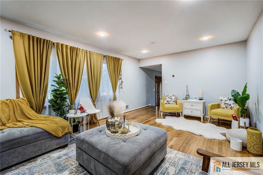 62 Laura, Edison, NJ, 08820