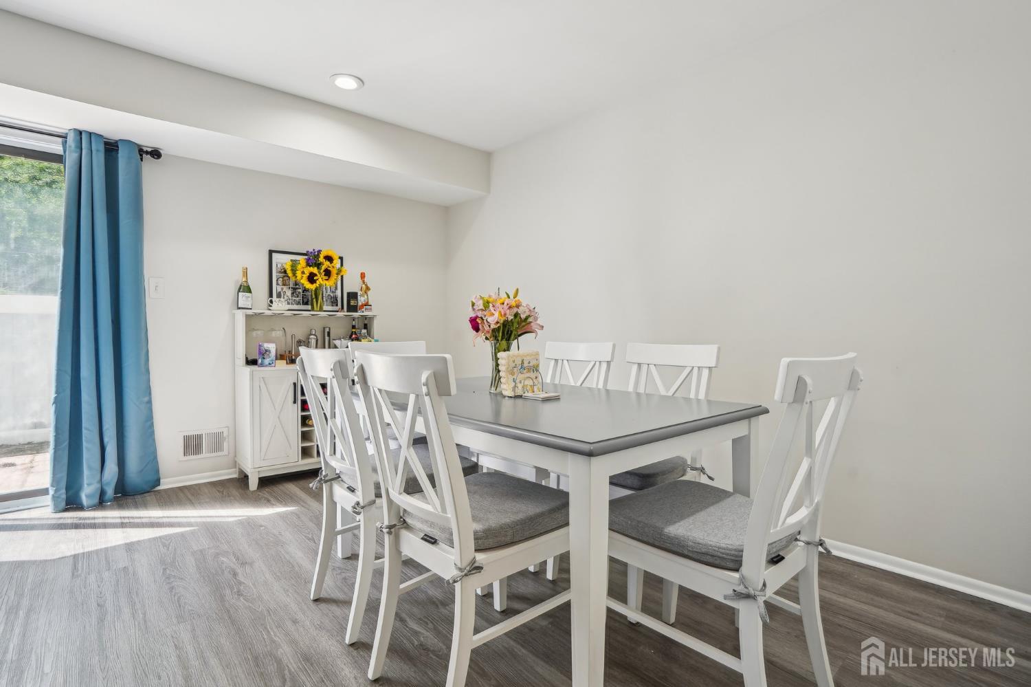 165 NE Essex UNIT 110, Metuchen, NJ, 08840