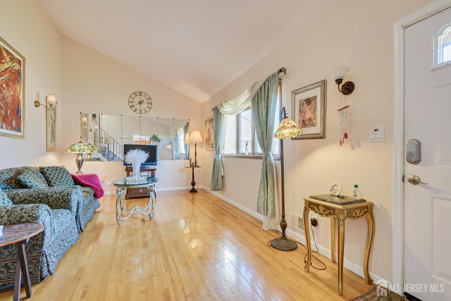 40 Meeker, Edison, NJ, 08817